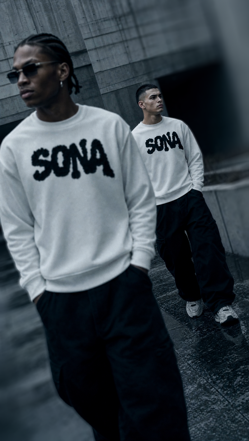 WHITE DIAMOND SWEATSHIRT