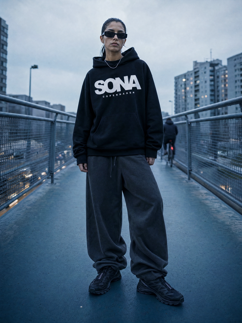 LOGO PRINT HOODIE