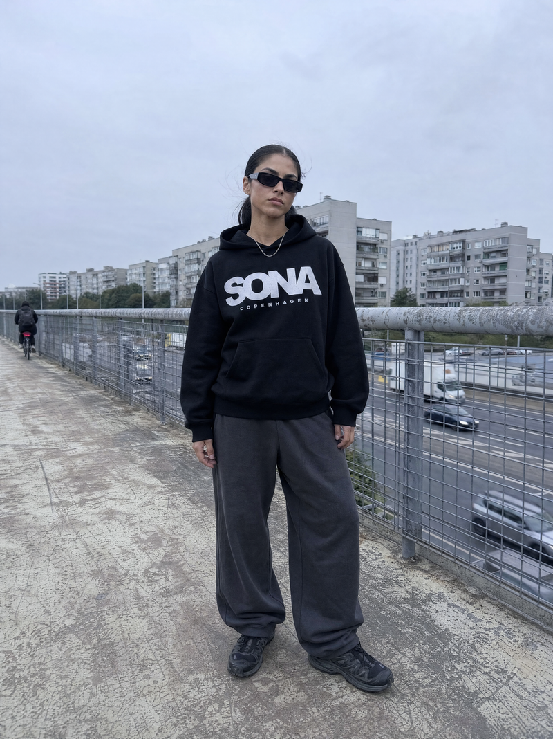 LOGO PRINT HOODIE