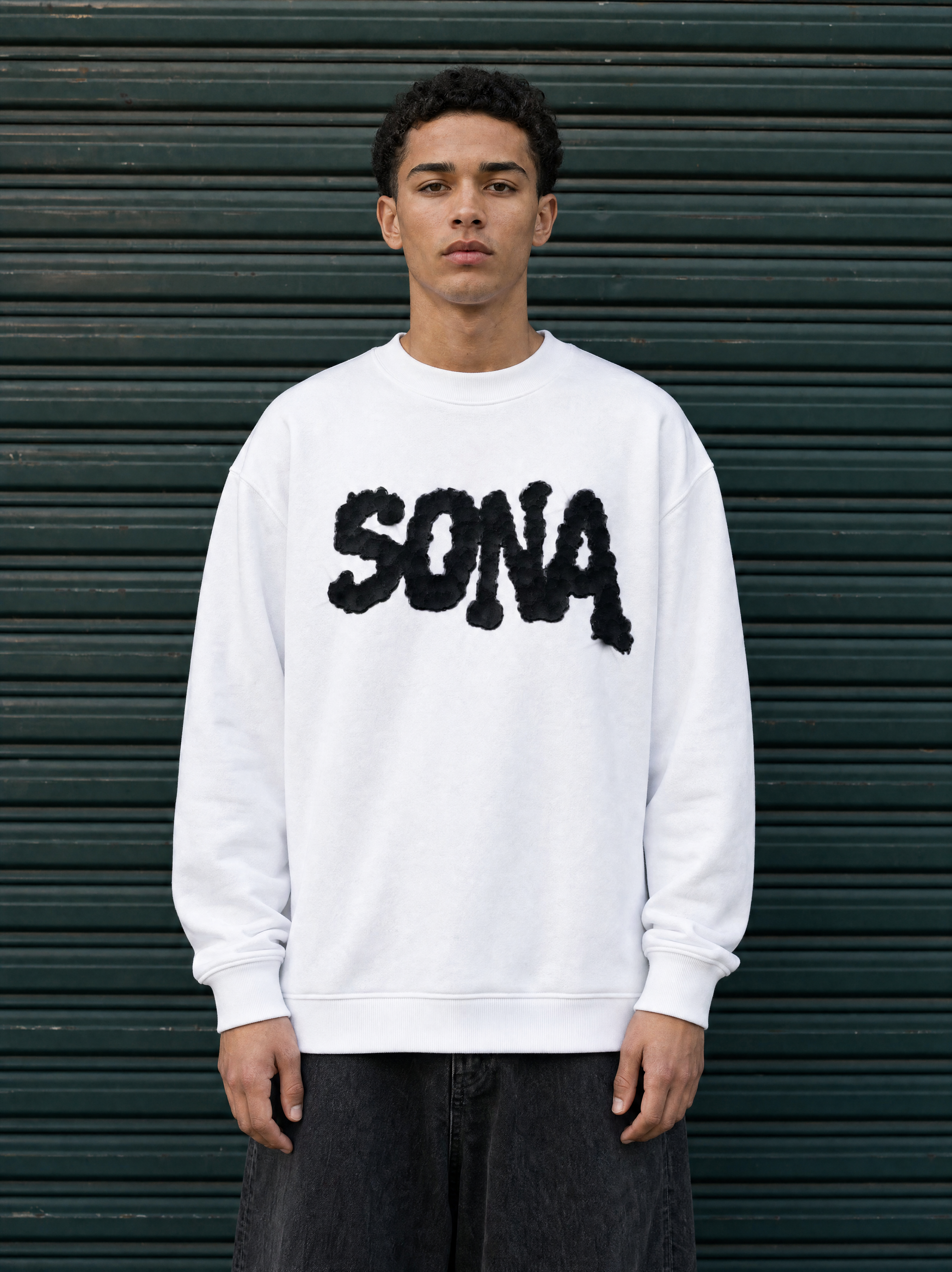 WHITE DIAMOND SWEATSHIRT