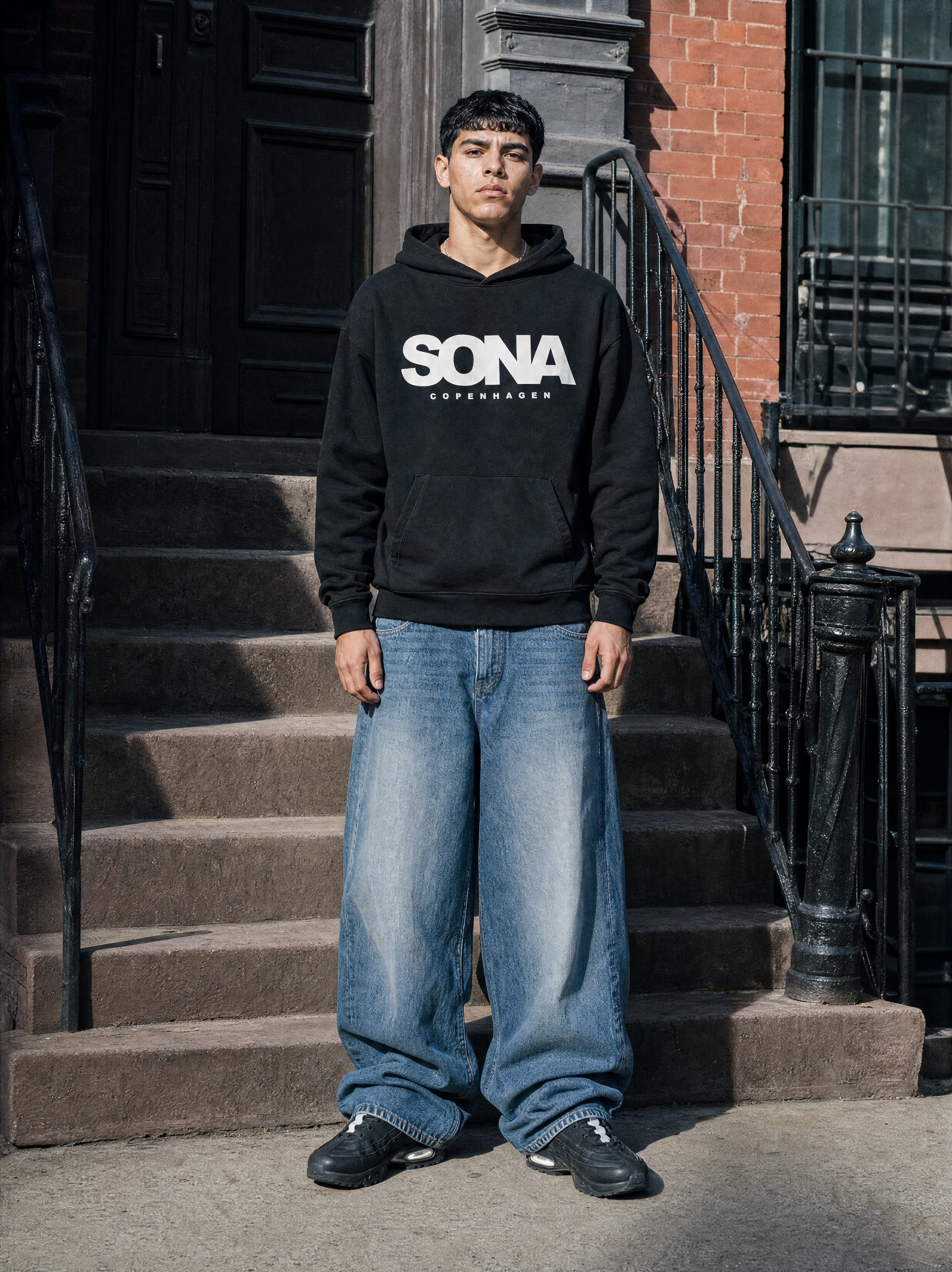 LOGO PRINT HOODIE